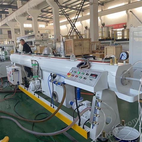 PVC穿线管材高速生产线